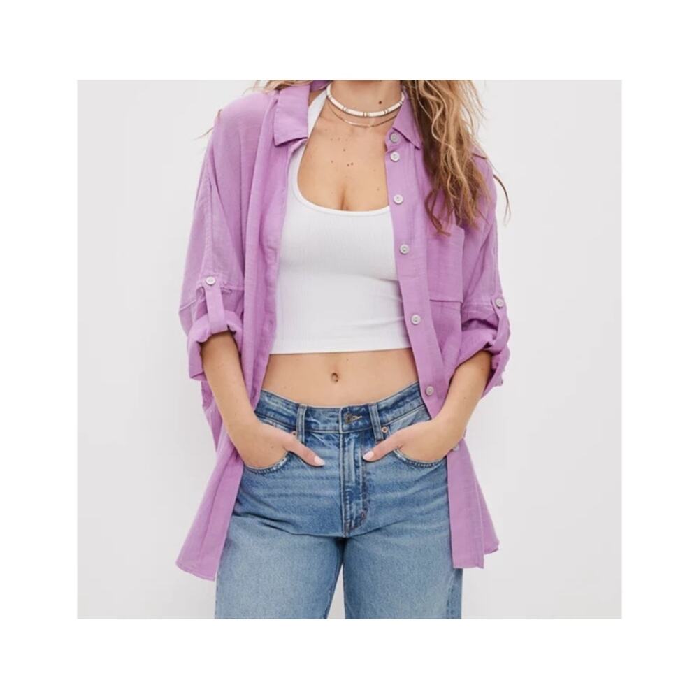 American Eagle Go Big Oversized Button Down Shirt in the color Magenta Size L - Picture 2 of 5
